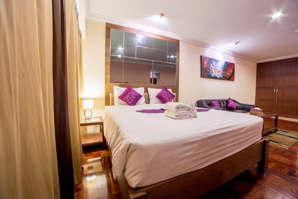 Triple 8 Inn Bangkok Extérieur photo