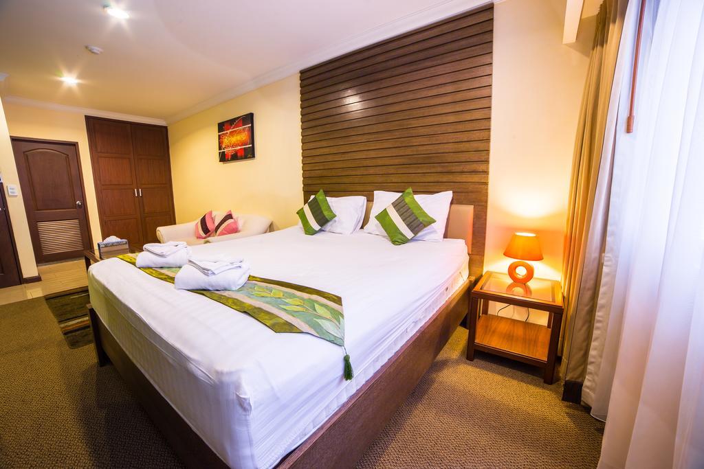Triple 8 Inn Bangkok Chambre photo